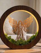 Sentop Drewniana lampa LED Anioł światła z mchem | MICHAEL