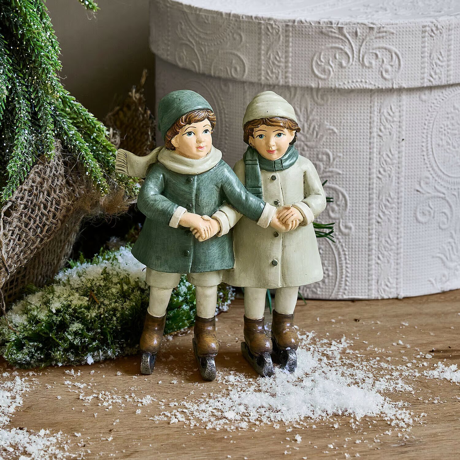 LOBERON Figurka dzieci na łyżwach Jerries