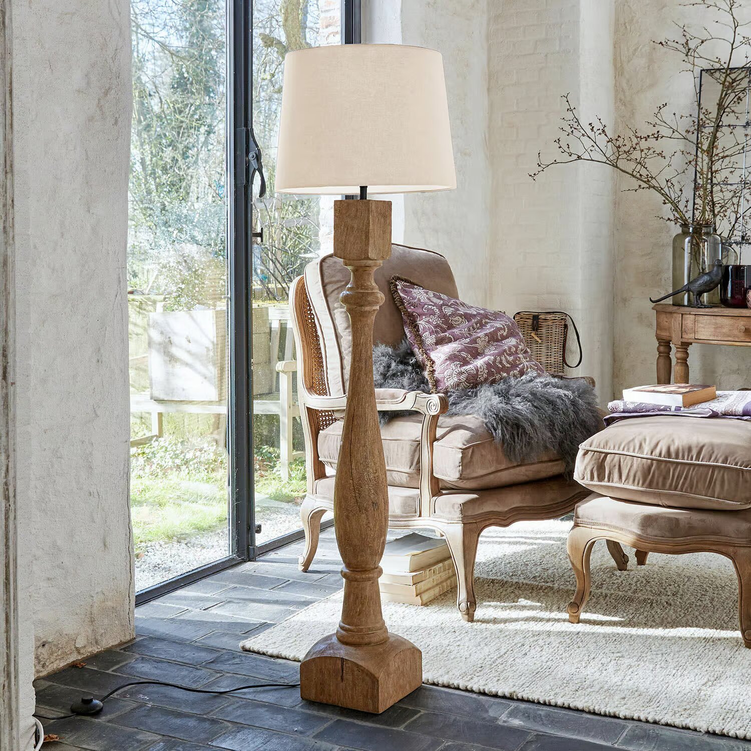 LOBERON Lampa stojąca Fernisto