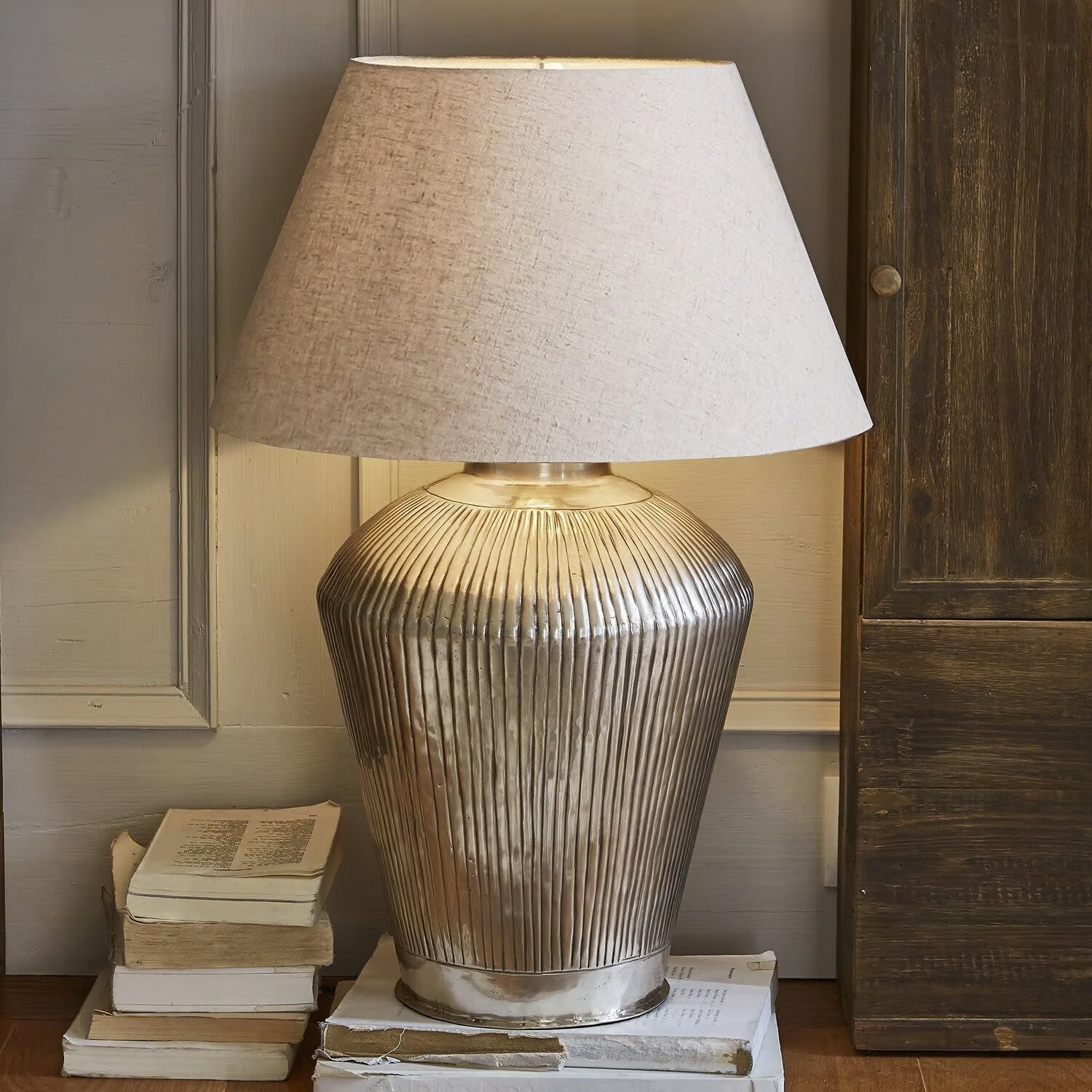 LOBERON Lampa stołowa Caulières