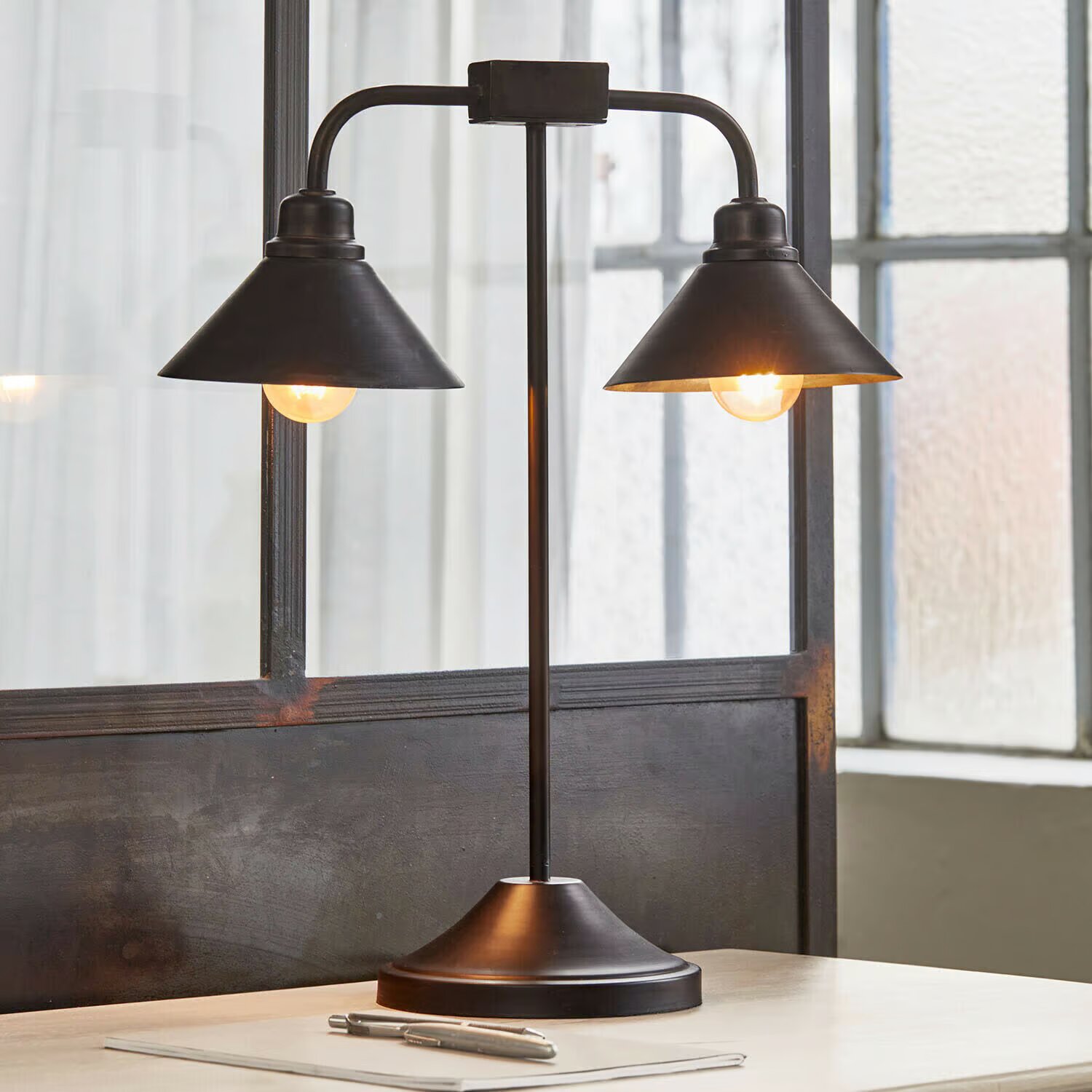 LOBERON Lampa stołowa Cilovex