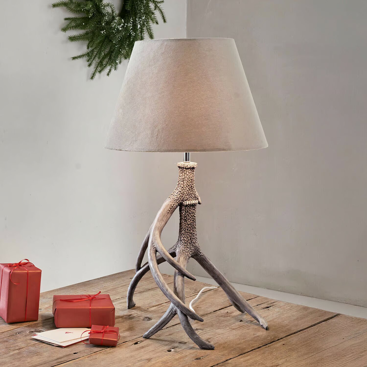 LOBERON Lampa stołowa Forelvaine