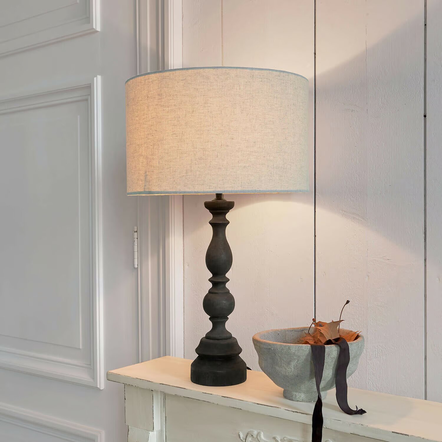 LOBERON Lampa stołowa Freydaal