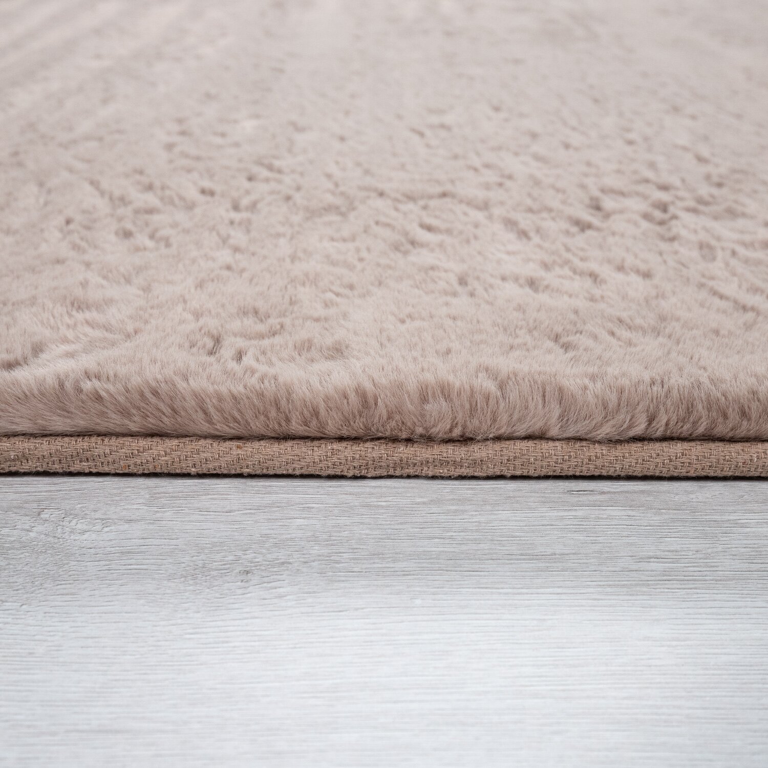 teppich.pl Dywanik futrzany Fluffy beżowy 60x90 cm